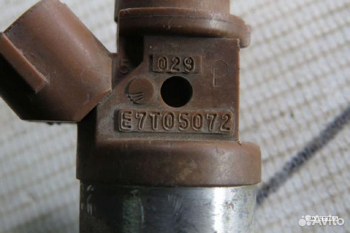 Форсунка mitsubishi 4G64 4G93 4G94 E7T05072 MD3618