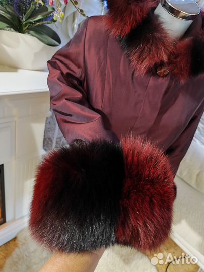Пальто зимнее с Песцом капюшон Кролик 46 р