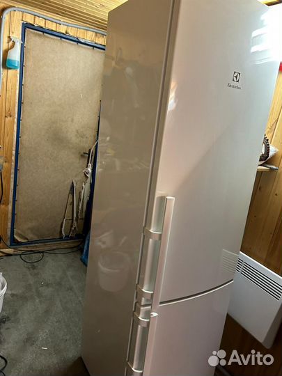 Холодильник electrolux EN3880AOW