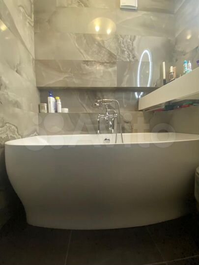 2-к. квартира, 57,3 м², 8/9 эт.