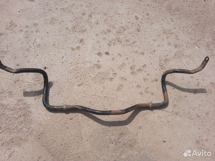 Продам стабилизатор на Тайота авенсис 2008