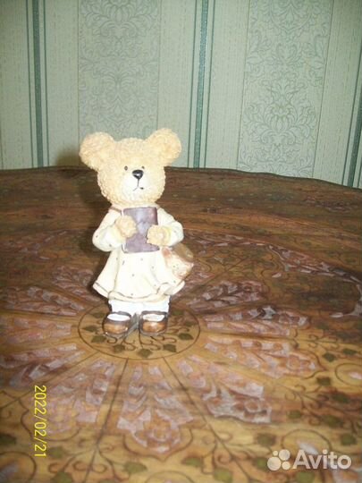 Статуэтка мишка-девочка с книгой