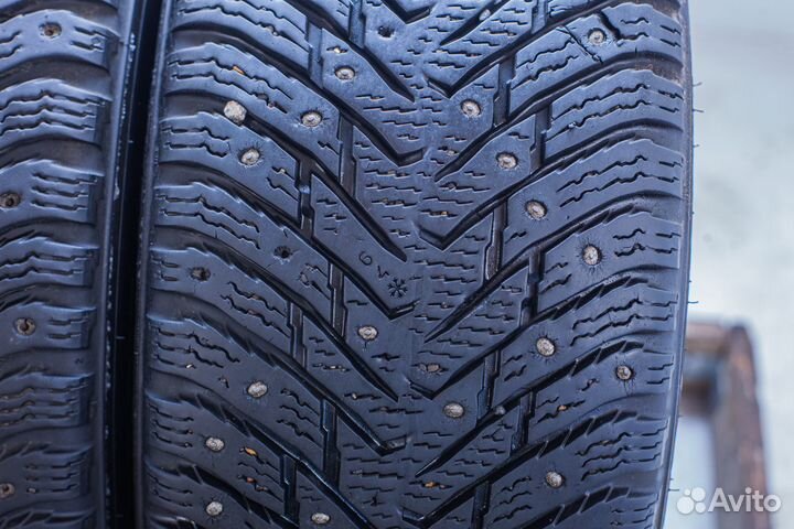 Nokian Tyres Hakkapeliitta 8 215/55 R17 98T