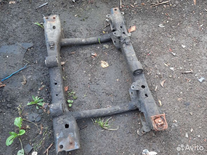 Подрамник Mercedes ML W163