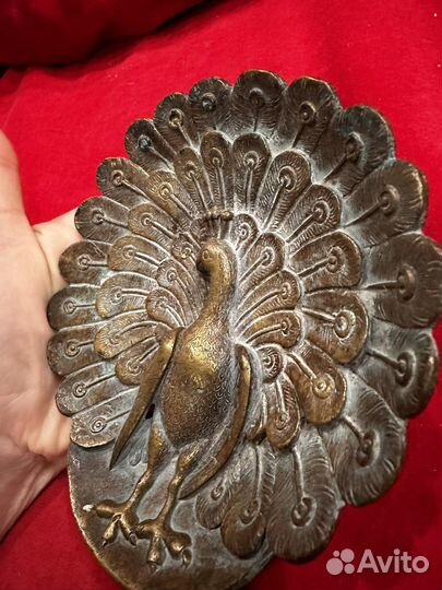 Старинная антикварная бронзовая пепельница павлин