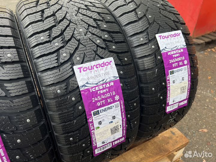 Tourador Winter Pro TS1 245/40 R18 и 265/35 R18 98U