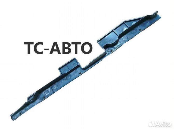 Фиксатор панели левый Isuzu Nlr85 Nmr85 Npr75