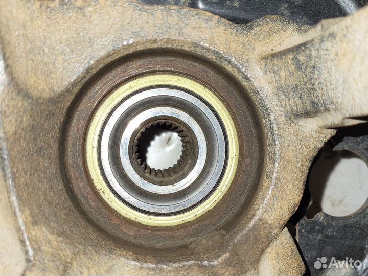 Кулак поворотный задний левый Nissan sunny 4wd