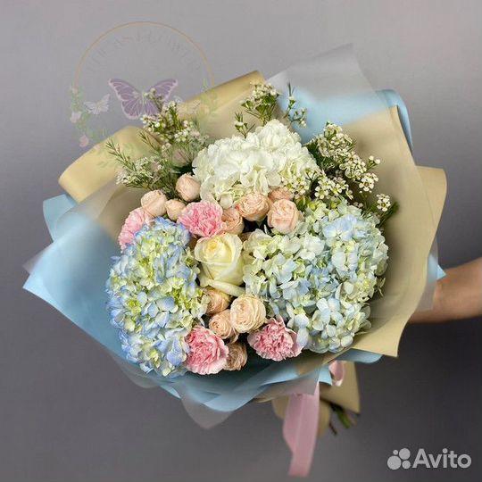 Букет с гортензией