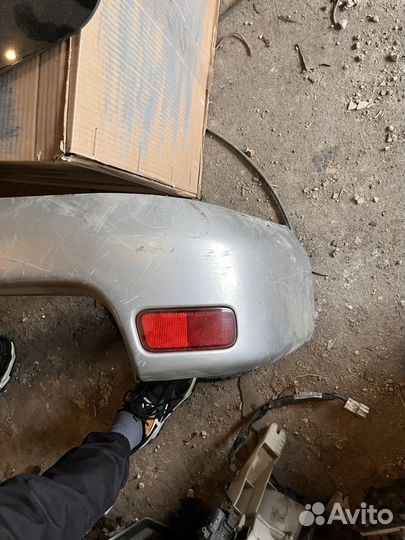 Зажний бампер toyota hiace regius