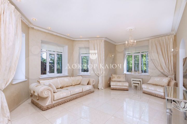 Коттедж 589,6 м² на участке 22 сот.