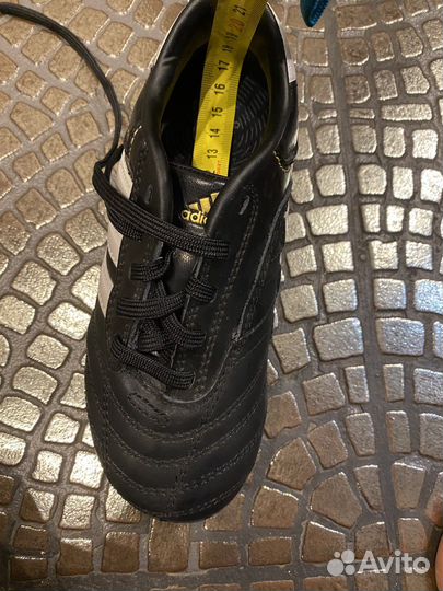 Футбольные бутсы adidas