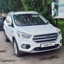 Ford Kuga 1.5 AT, 2017, битый, 160 000 км, с пробегом, цена 1 500 000 руб.