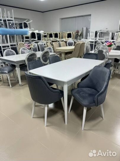 Комплект стол и стулья. В наличии