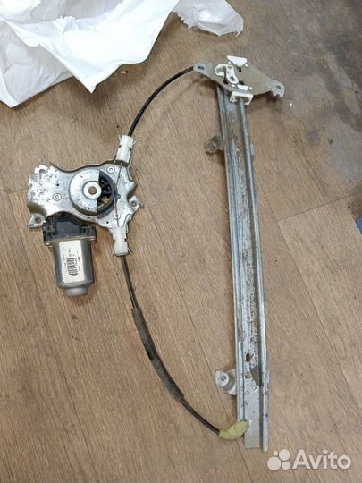 Стеклоподъемник передний правый Альмера Almera