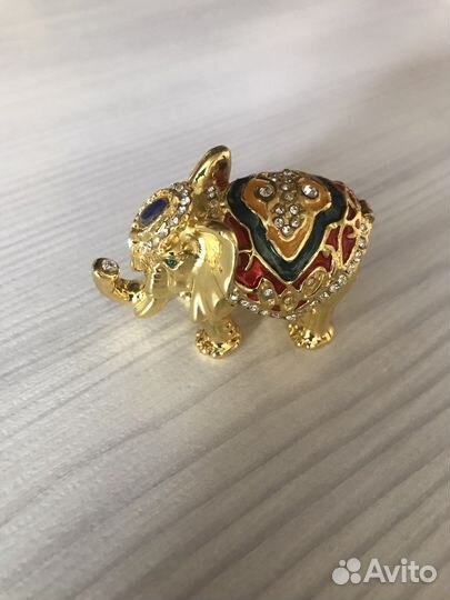 Фигурки сувенирные, шуатулки