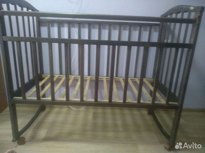 Детская кроватка для новорождённого