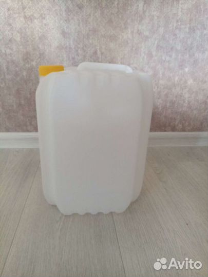 Канистра 10л пищевая. В наличии 3 шт