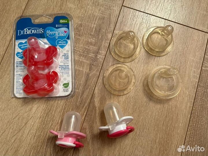 Пустышка и соски для бутылочки Dr Browns