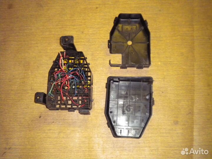 Крышка блока предохранителей SsangYong Musso