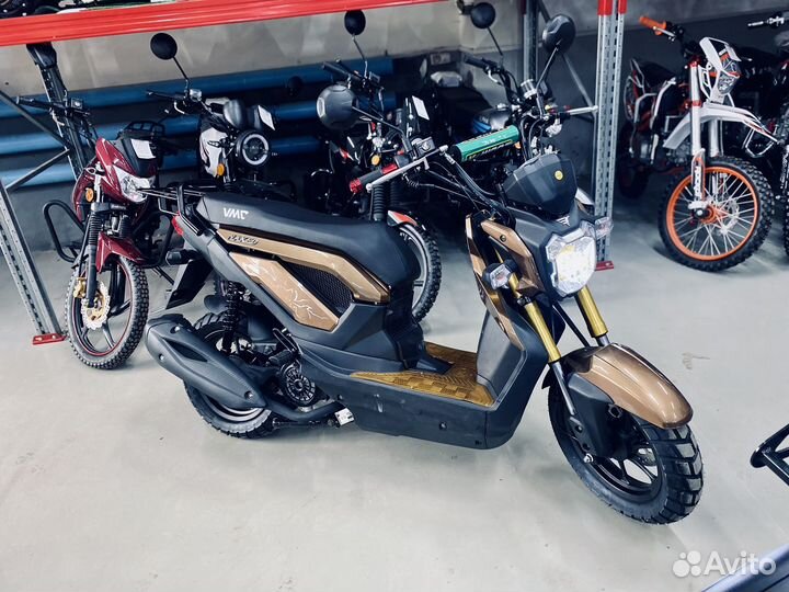 Скутер бензиновый VMC naked 49/150 (150см3, 11лс)