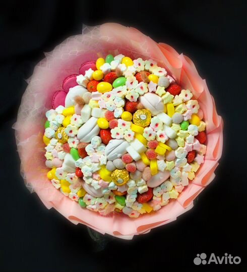 Букет из маршмеллоу и ягод