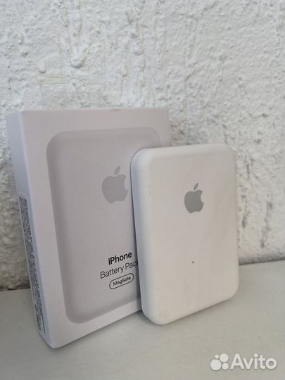 iPhone battery pack MagSafe