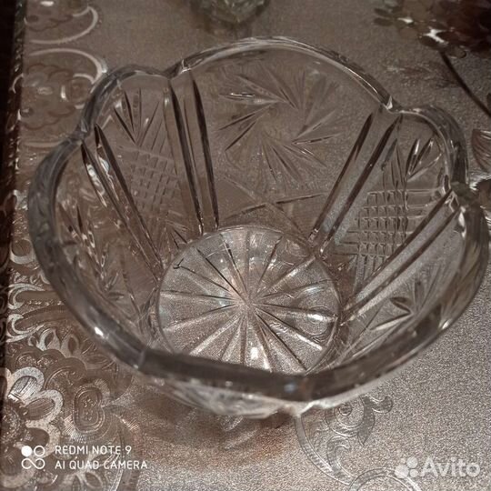 Хрустальная конфетница и вазы