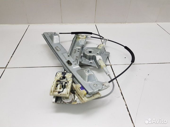 Стеклоподъемник задней левой двери