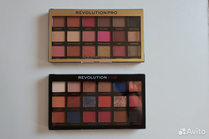Палетка теней Revolution PRO Regeneration Palette