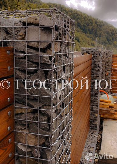 Забор из габионов. Подпорная стена