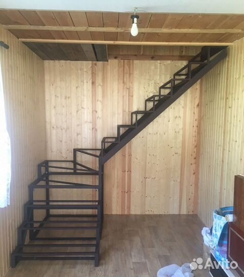 Лестница в дом под зашивку деревом № 280