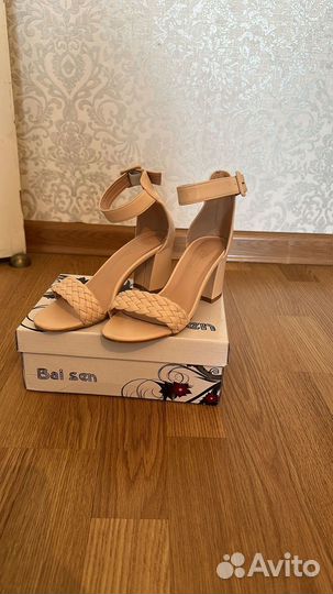 Женские вещи