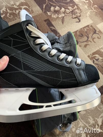 Коньки хоккейные 40 размер