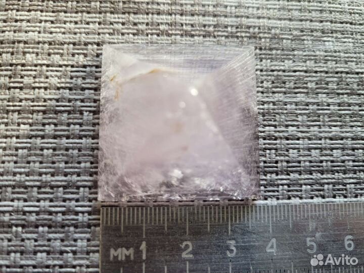 Пирамидка из розового кварца