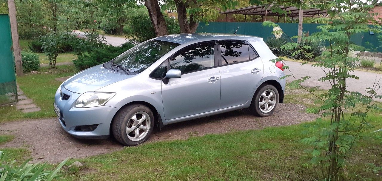 Toyota Auris: фото владельца