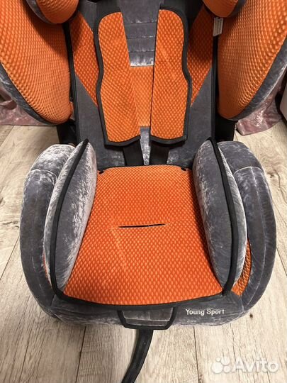 Автомобильное кресло Recaro young sport