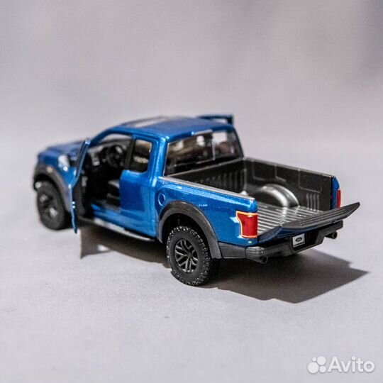 Масштабная модель Ford F150 Raptor 2017 (Maisto)