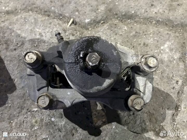 Суппорт на mitsubishi legnum EC1W 4G93