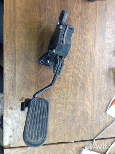 Педаль газа Lexus Is 250