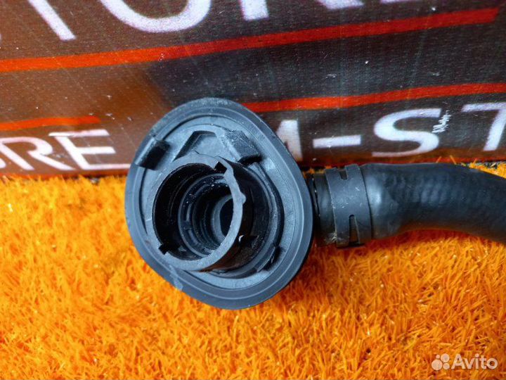 Патрубок системы охлаждения Mercedes-Benz C-Class