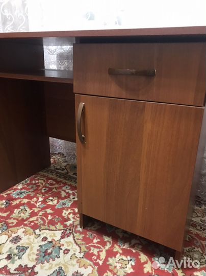 Письменный стол