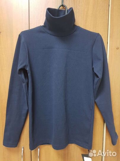 Кофта с высоким воротником