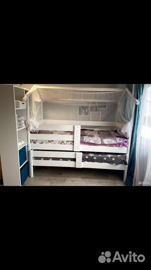 Детская двухъярусная кровать из массива раздвижная