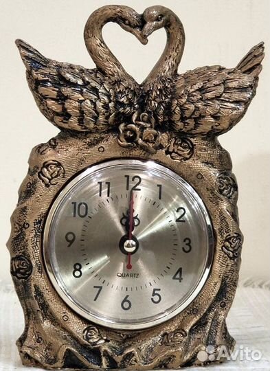 Часы настольные Лебеди