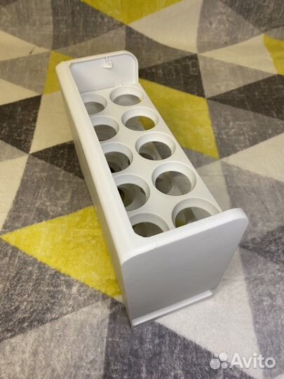 Контейнер для яиц в холодильнике