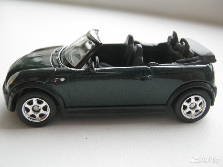 Модель машинка Mini Cooper S Cabrio (Welly) 1/60