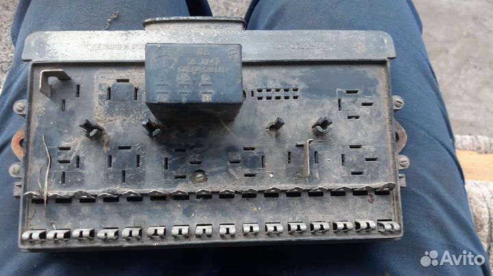 Блок предохранительный на москвич святогор 2141