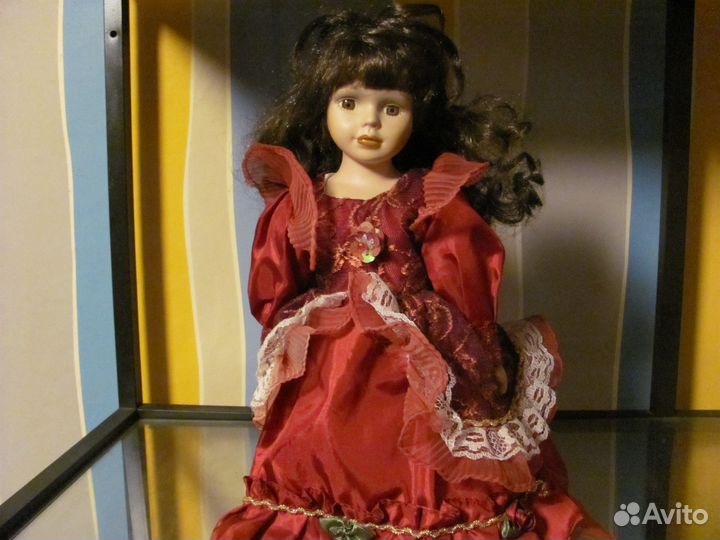 Кукла фарфоровая 30см