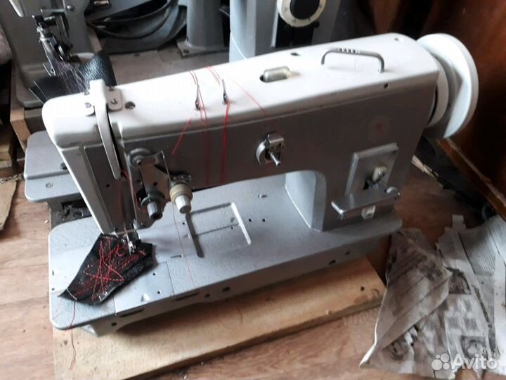 Швейная машина сингер